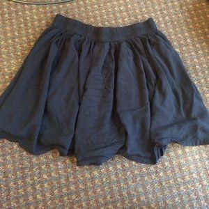 Black Aeropostale flowy skirt