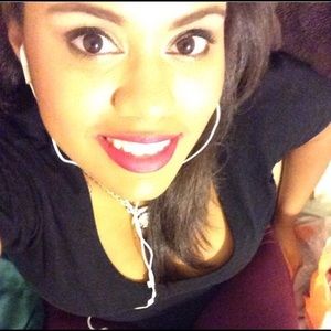 Meet your Posher, Julissa