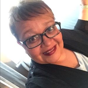 Meet your Posher, Janet