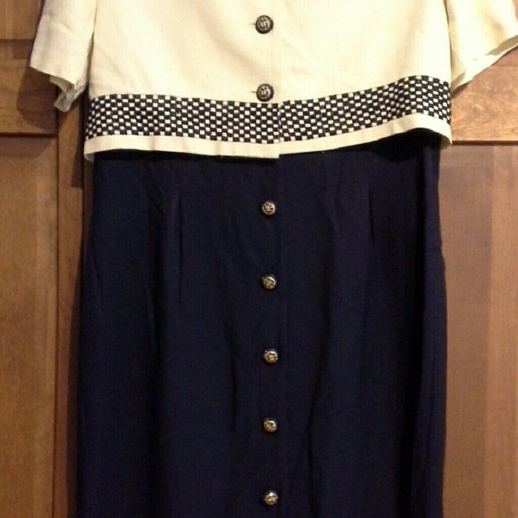 Dress - Picture 2 of 2