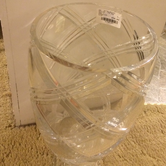 Hand-cut crystal vase