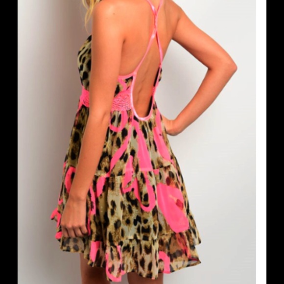 💥SALE💥 Ruffle Hem Cheetah Print Dress - Picture 2 of 2