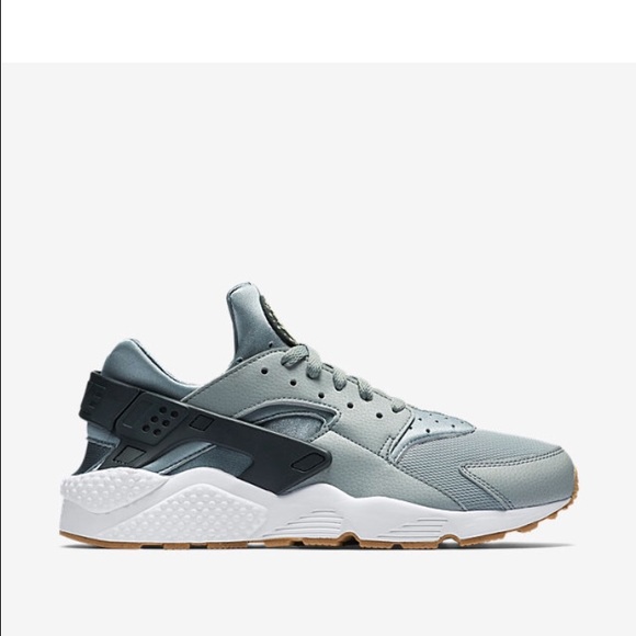 Nike Air Huarache Sneakers