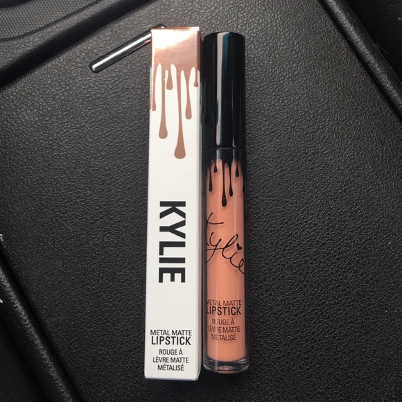 Kylie Matte Lipstick "HEIR"
