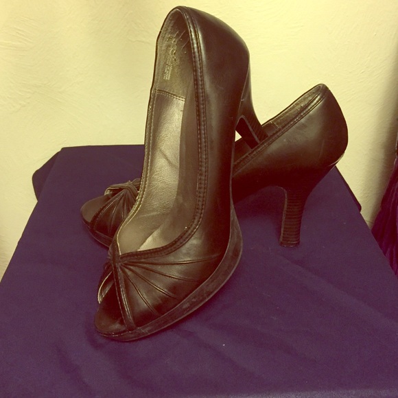 Black peep toe heels