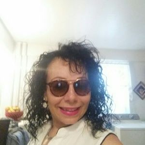 Meet your Posher, Magdalena