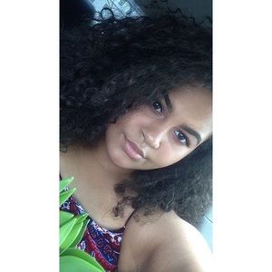 Meet your Posher, Siarah