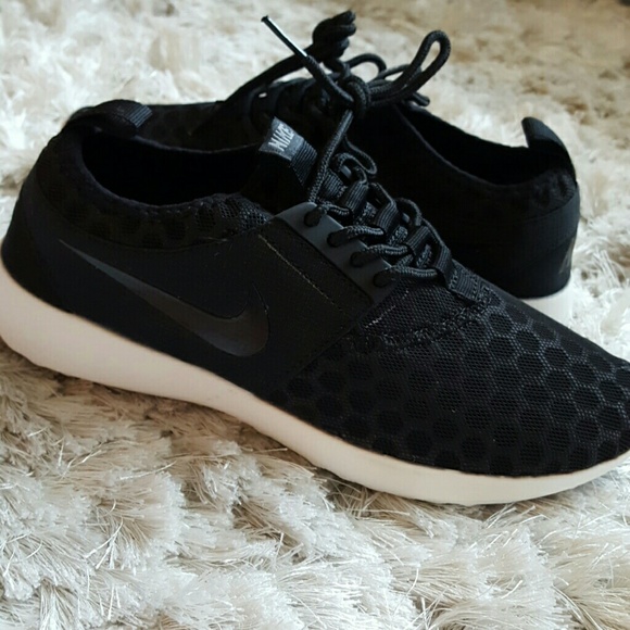 Nike Women's Juvenate Size 7.5