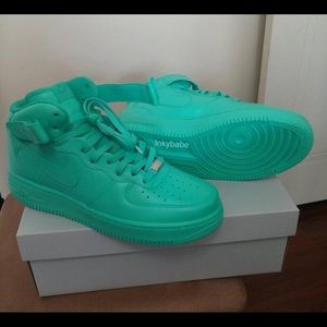 Solid color customs