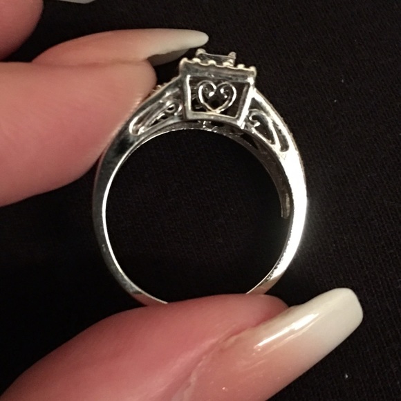 Wedding ring - Picture 3 of 3