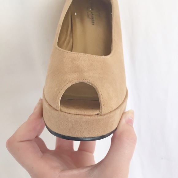 CLOSET CLEAR OUT 🎉nib suede block heels - Picture 2 of 4