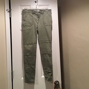 Hollister army green skinny pants