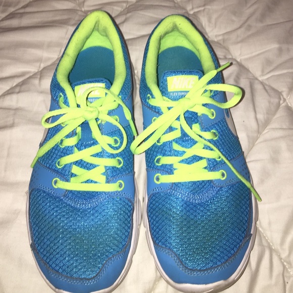 Nike Flex experience running shoes