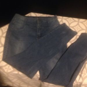 HIGH WAISTED SKINNY JEANS