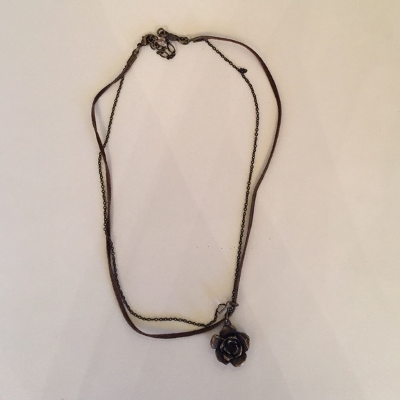 AE0 Flower Necklace
