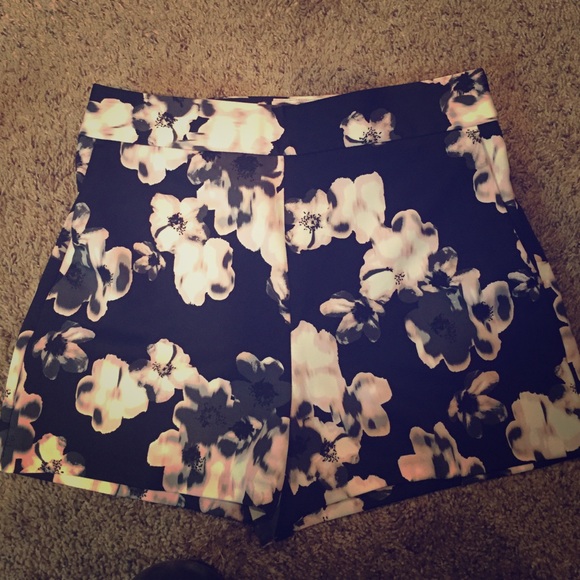 Floral high waisted Express shorts.