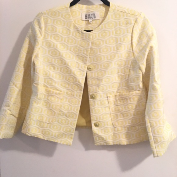 Yellow jacket - Picture 2 of 4