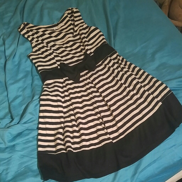 Dresses & Skirts - Black and white babydoll dress