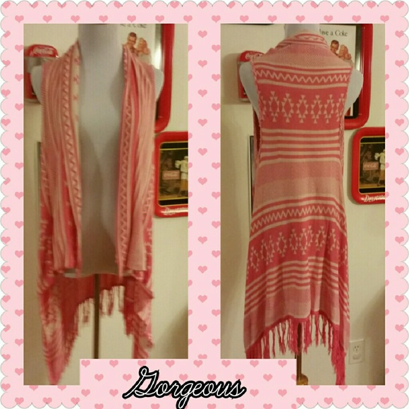 Forever 21 Tops - Cute Little Sweater Shrug!!