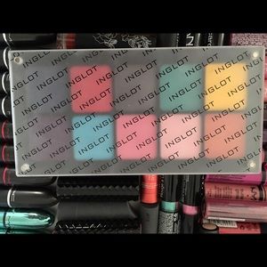 INGLOT 12 pan palette
