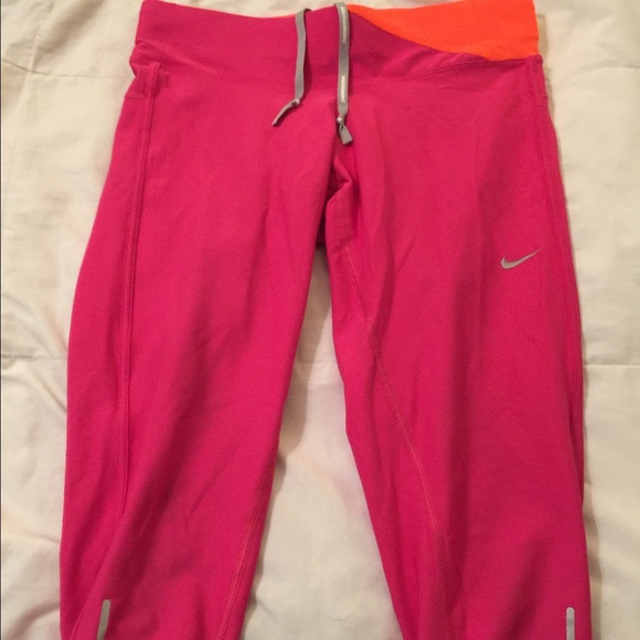 Nike woman's Capri workout pants