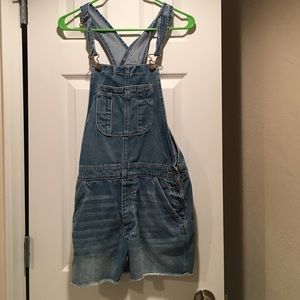 AE jean overalls!