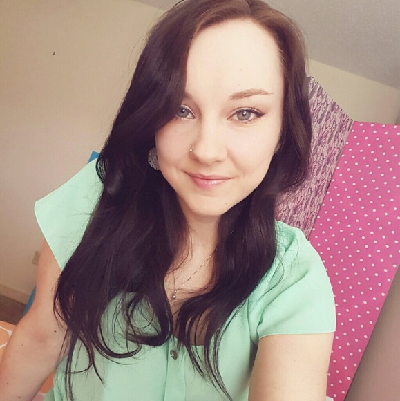 Meet your Posher, Nicole