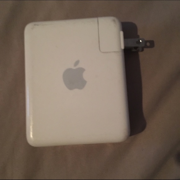 Apple Charger Outlet - Picture 1 of 3