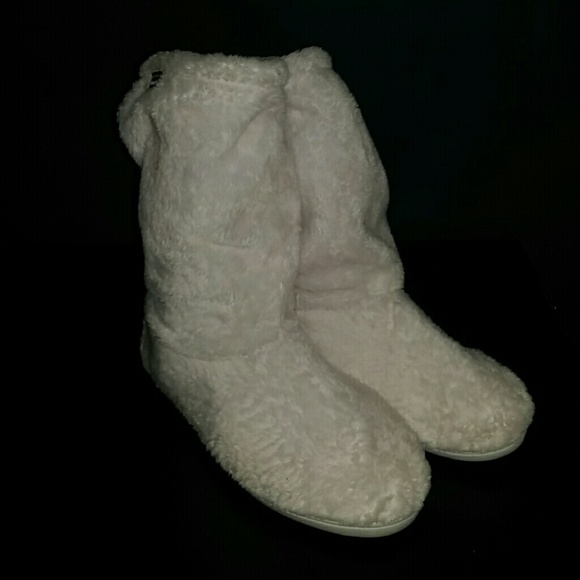 Hush Puppies White Faux Fur Slippers