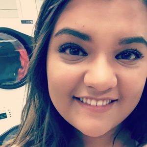 Meet your Posher, Alicia