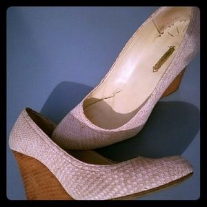 Casual shoes