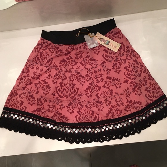 NWT Boho floral skirt with bottom detail