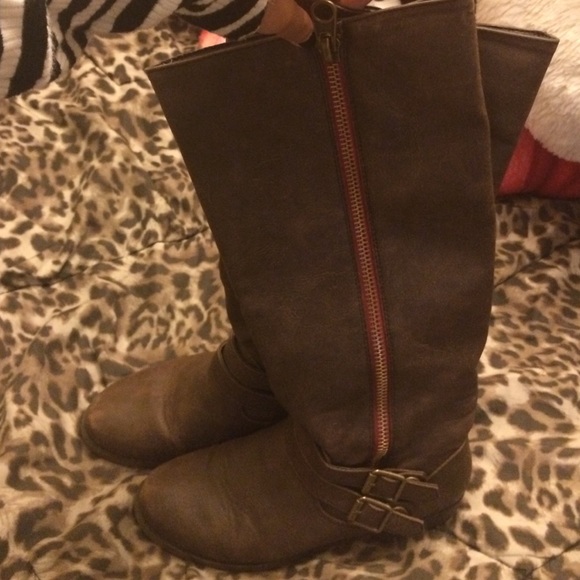 Riding boots