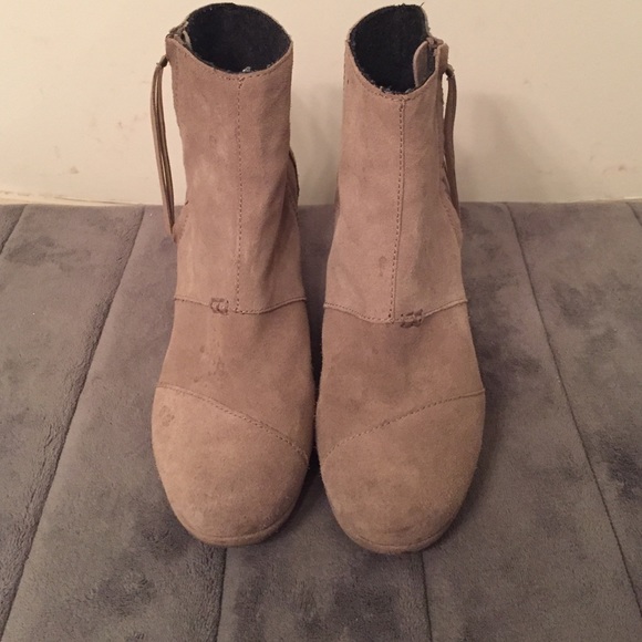 Toms Desert Wedge high booties