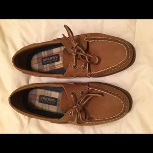 Brown leather sperry topsiders