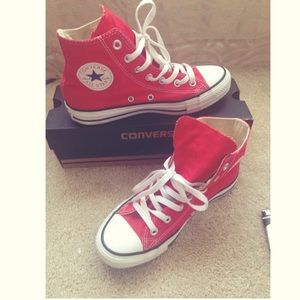 Red converse for sell ‼️