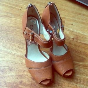 NEW ✨Michael Kors Peep Toe Heels - Size 6M