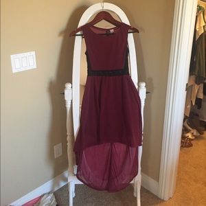 Super flattering maroon H&M dress!!