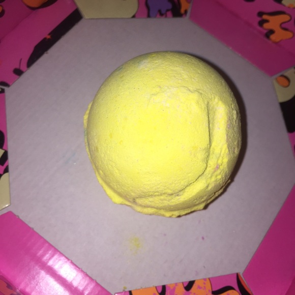 fizzbanger bath bomb
