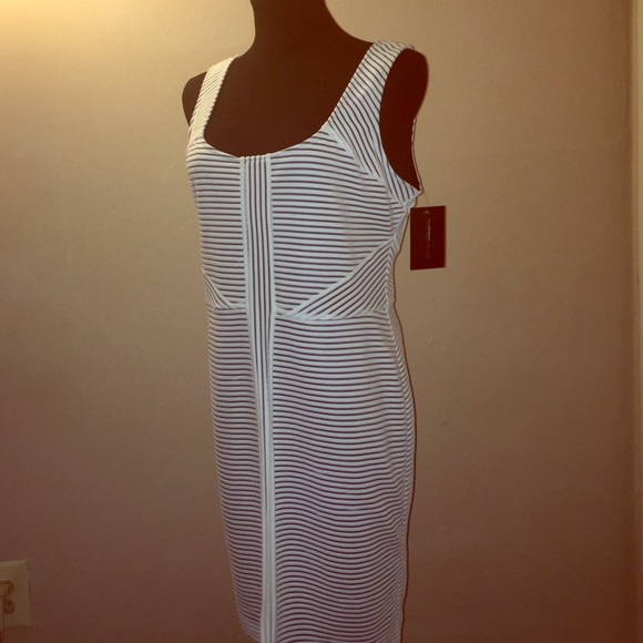 GUESS white body con sleeveless dress