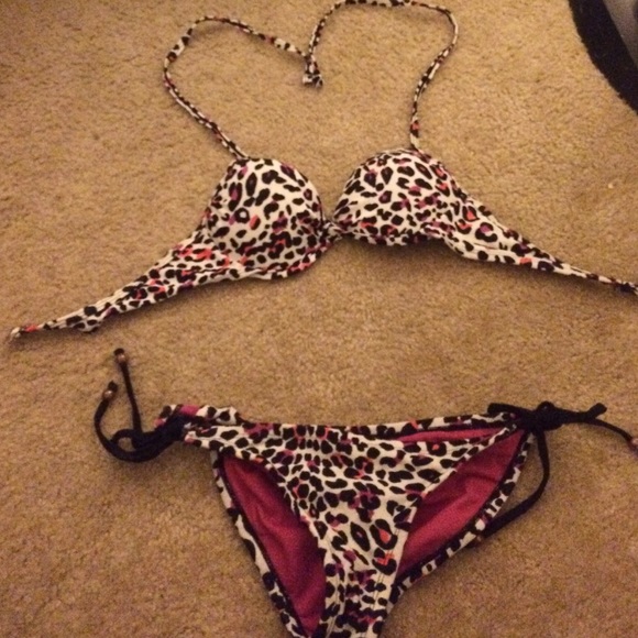 Leopard print bikini set