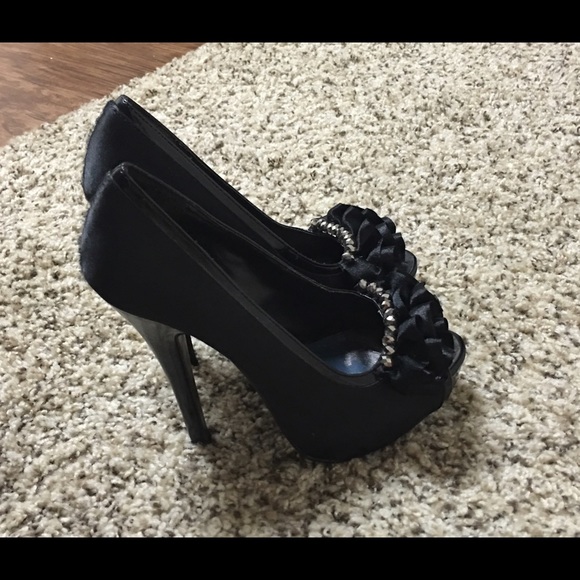 Platform heels! - Picture 1 of 2