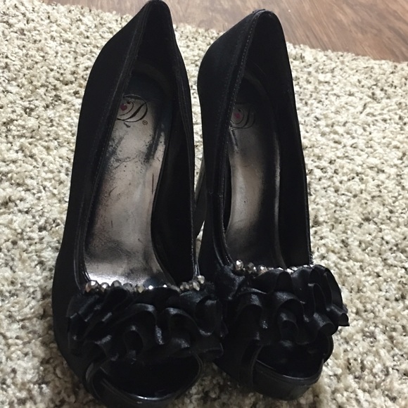 Platform heels! - Picture 2 of 2