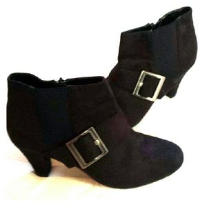 Comfort Plus by Predictions booties with buckle