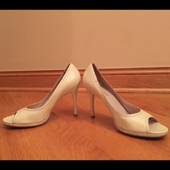 Vintage BCBG Max Azria Peep Toe Pumps