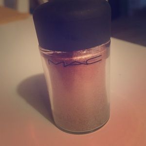 Tablespoon of MAC's pigment in tan.