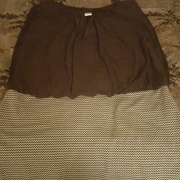 Half black and white sleevless dress
