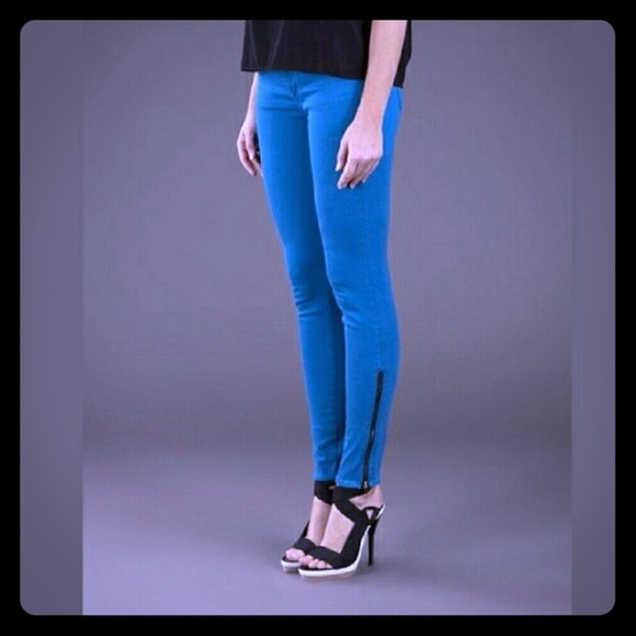 J BRAND SKINNY DENIM ZIP JEAN - SOFT - SIZE 30 💙