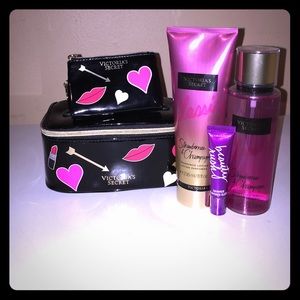 Makeup case and lotion set