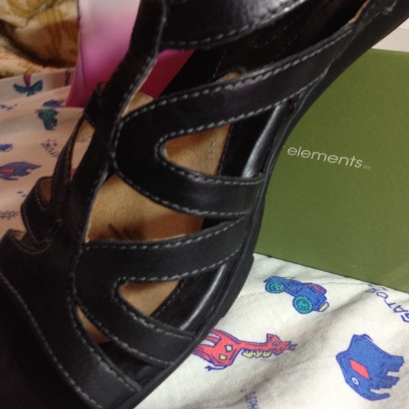 Natural Soul by naturalizer leather sandals